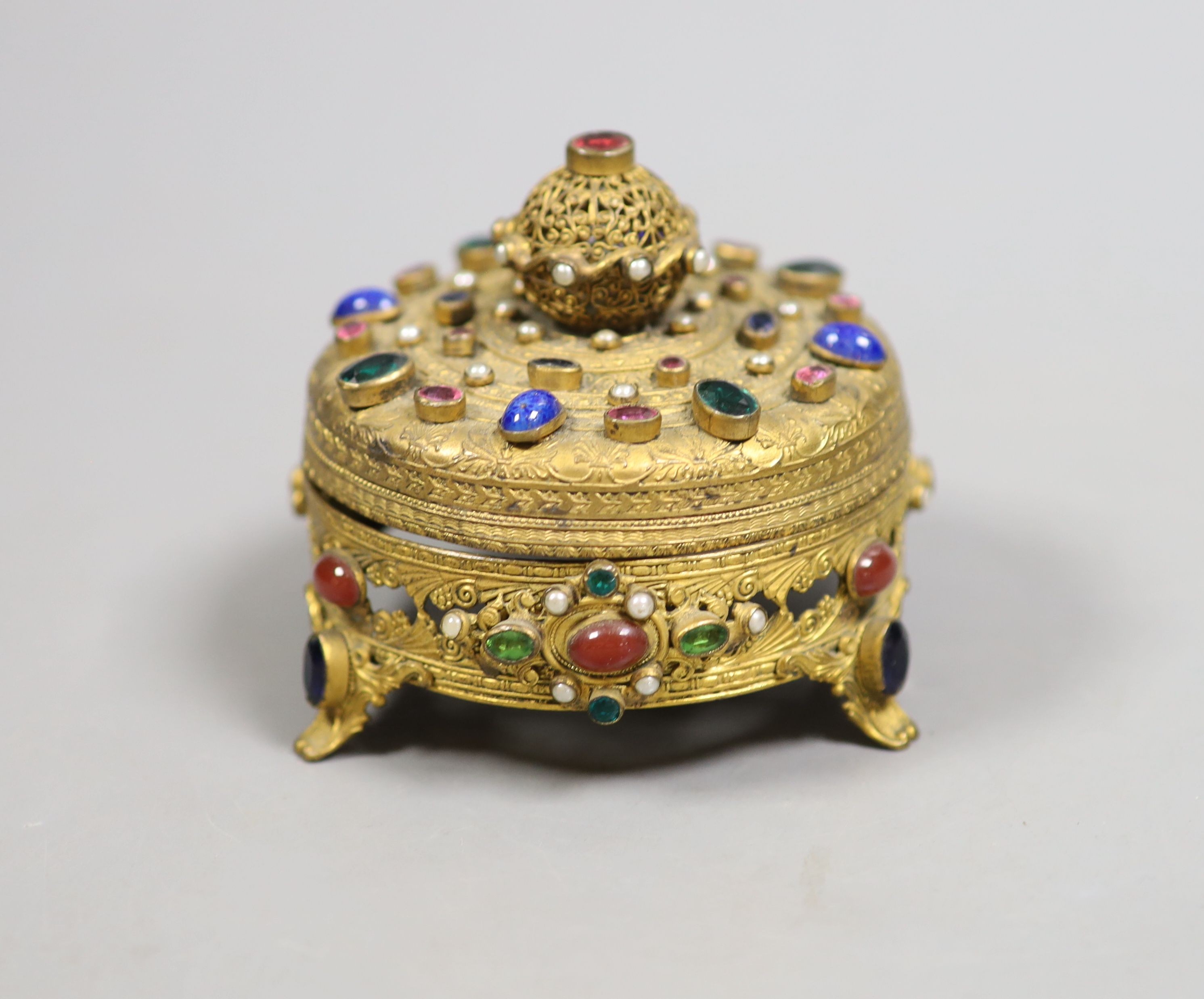 A Palais Royal gilt metal and paste mounted casket, lacking liner, 9cm